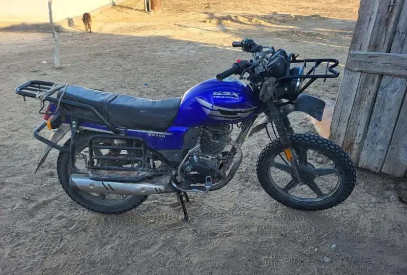 Мотоцикл опрокинулся в Актюбинской области: погиб пассажир