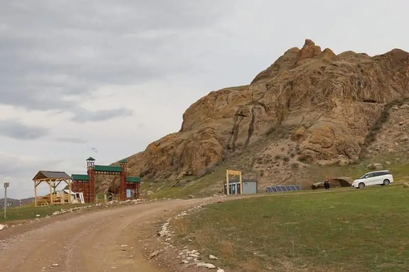 В заповеднике-музее «Танбалы тас» ответили на жалобы посетителей