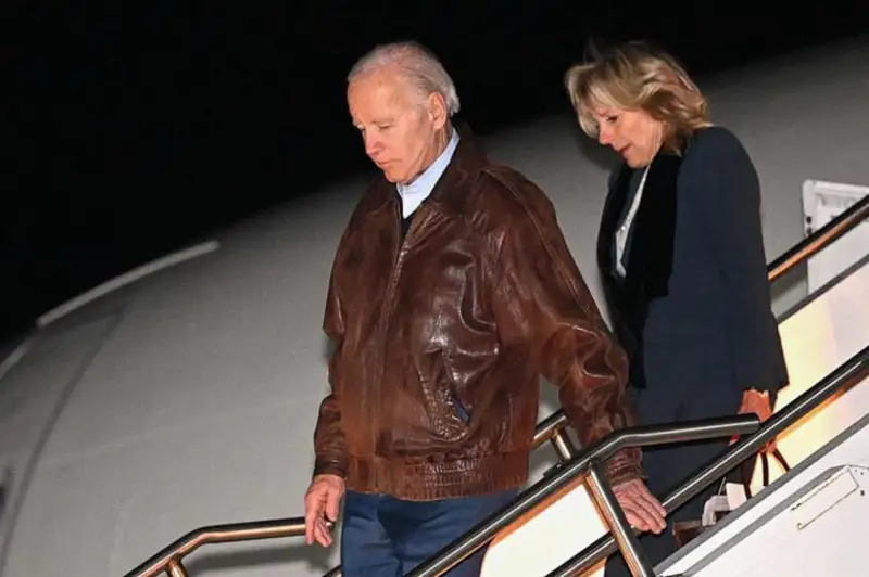 Джо Байден в День благодарения обсудит с семьей планы на переизбрание