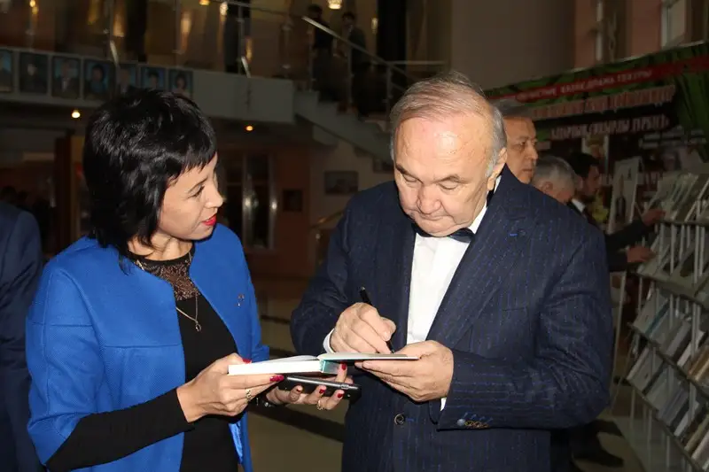 Ақ Жайықта ақын Есенғали Раушановтың кеші өтті