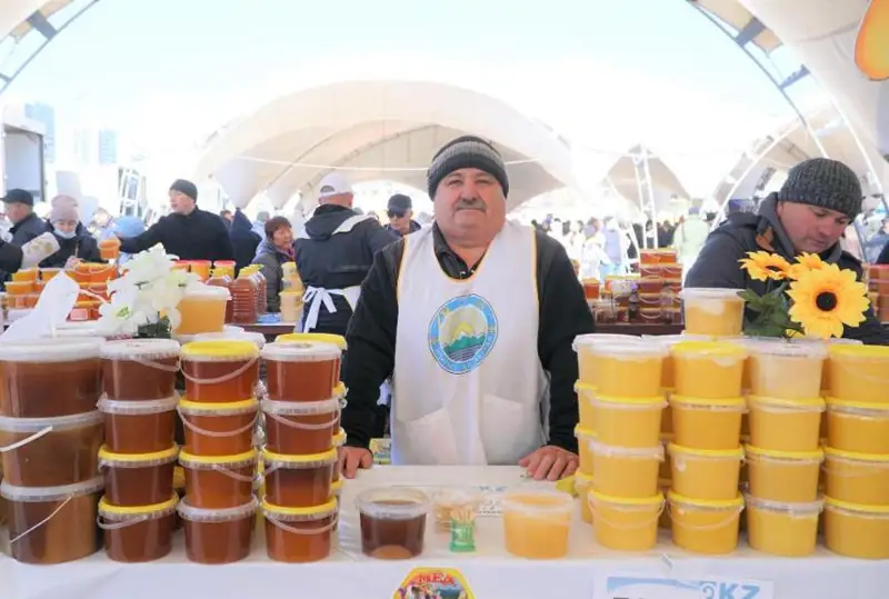 Еженедельная сельскохозяйственная ярмарка проходит в Астане