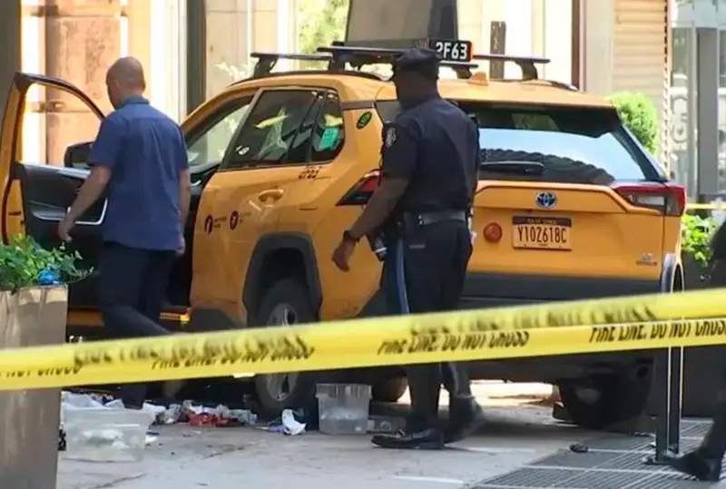 Водитель такси сбил велосипедиста и четырех пешеходов в Нью-Йорке