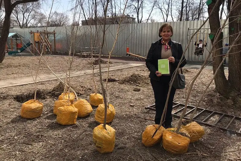 Алматинцам раздадут более двух тысяч саженцев для озеленения дворов