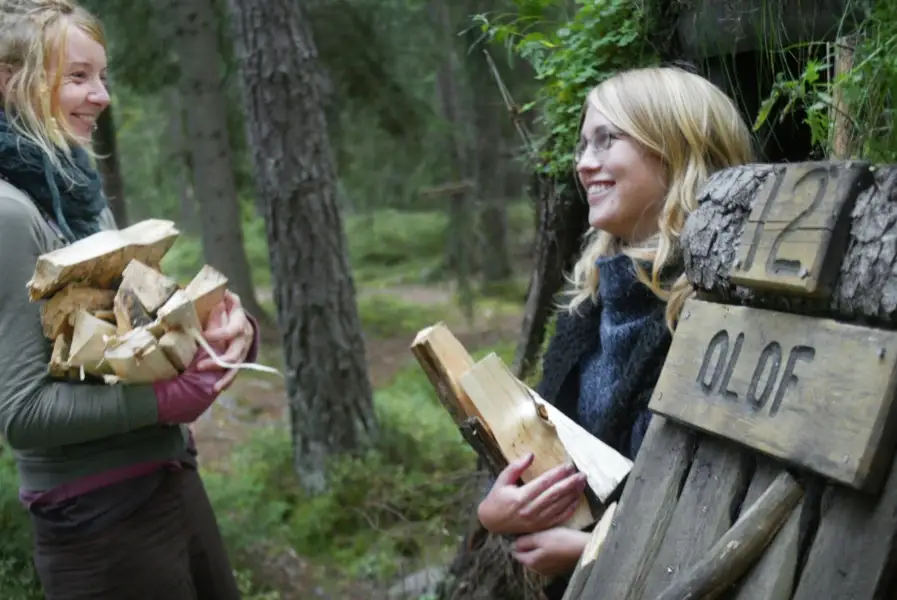 1415686543_vacation_in_the_woods_03