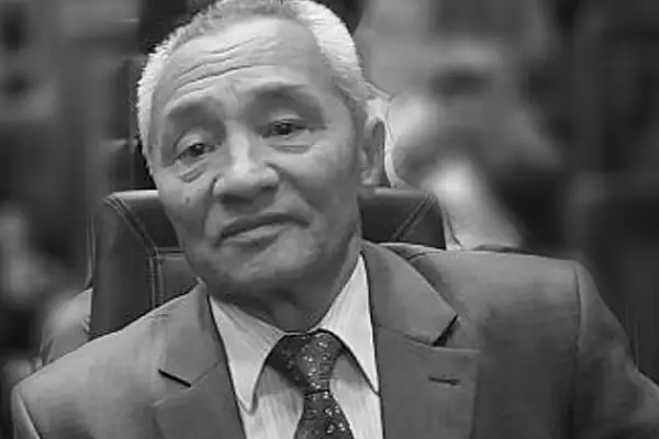 بەكزات ساتتارحانوۆتىڭ اكەسى ومىردەن وزدى