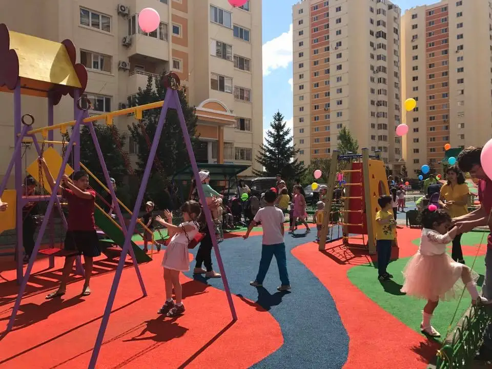 Астана әкімі орынбасарларын ертіп елорданы автобуспен аралады