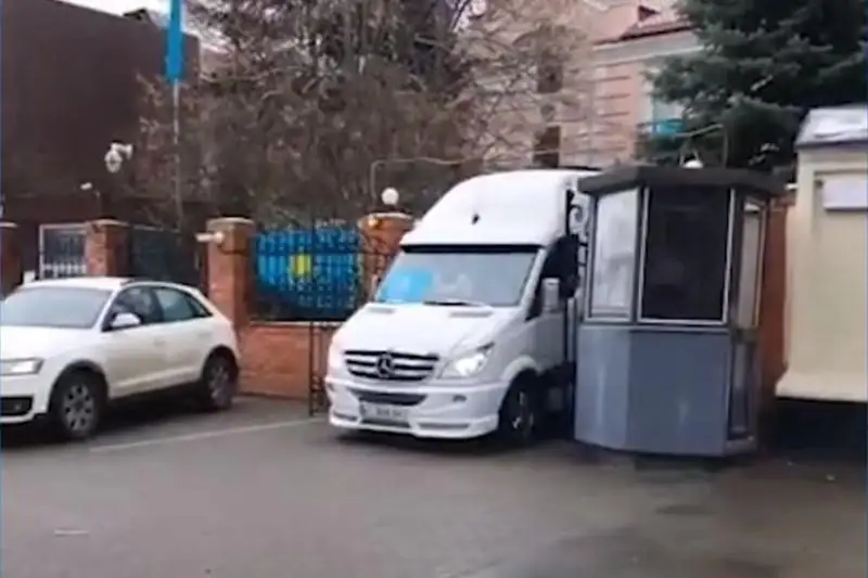 Қазақстандықтар мінген 3 автобус Киевтен жолға шықты