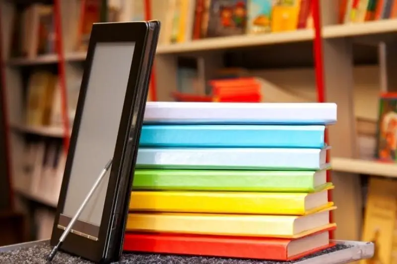 وقۋلىقتىڭ ەلەكتروندى نۇسقاسى بالالاردى اۋىر سومكەدەن قاشان قۇتقارادى