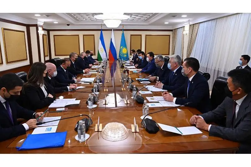 اسقار مامين باشقۇرتستان باسشىسىمەن كەزدەسۋ وتكىزدى