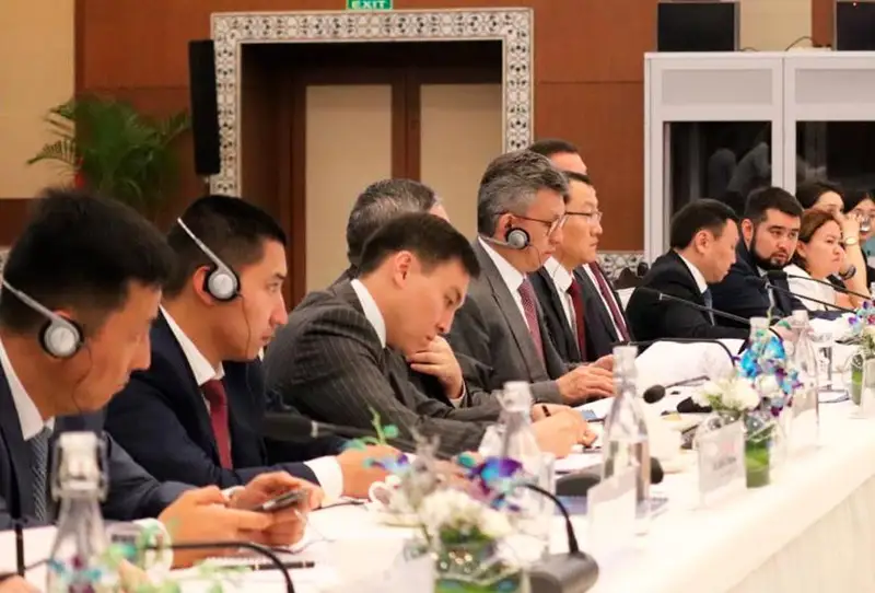 Qazaqstan men Úndistan ózara eksport-ımportty ulǵaıtý úshin taýarlar tizimimen almasýǵa kelisti