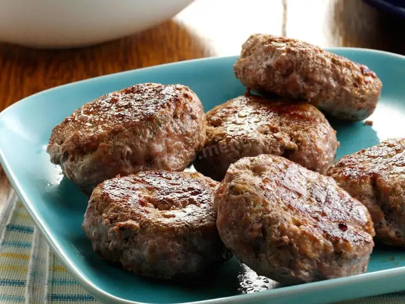 Qyzylordada kotlet, teftelı sekildi et ónimderinen ishek taıaqshasy tabyldy