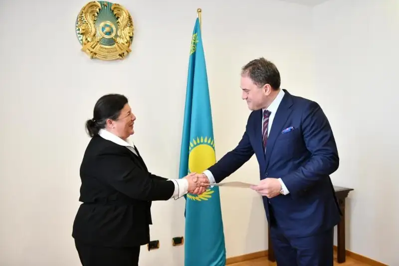 Замминистра иностранных дел принял посла Португалии в РК