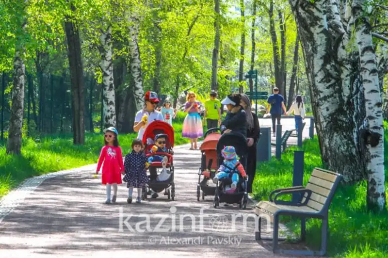Semeıde botanıkalyq baq pen jas jubaılar alleıasy salynady