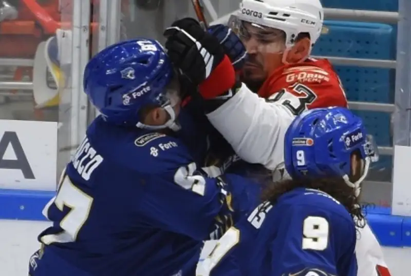 Hokkeı: «Barys» «Avangardtan» jeńilip qaldy