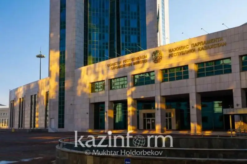 Májilis strestik aktıvter naryǵyna qatysty qujatty maquldady