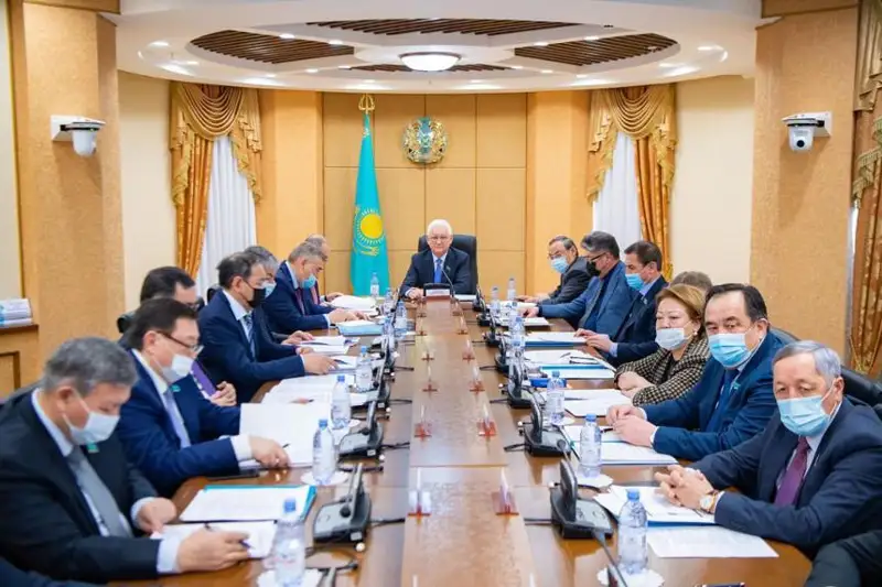 Заседание депутатской группы «Өнір» прошло в Сенате
