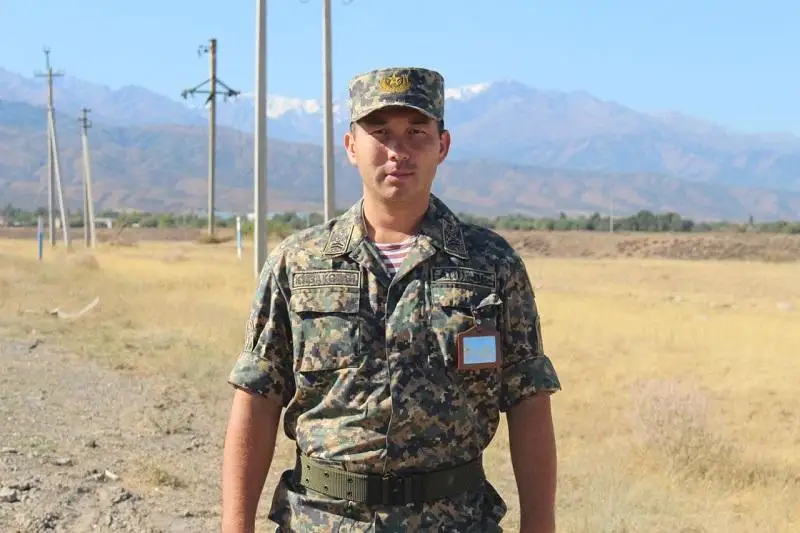 Бойцы Нацгвардии спасли водителя после ДТП в Алматинской области