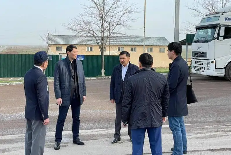 Министр финансов проинспектировал таможенные посты на казахстанско-китайской границе