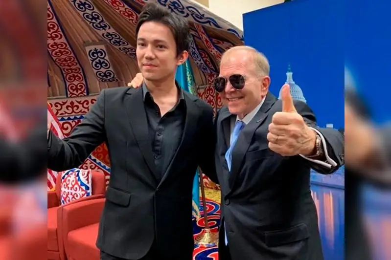 قازاقستانداعى ا ق ش ەلشىسى ديماش قۇدايبەرگەنمەن كەزدەستى