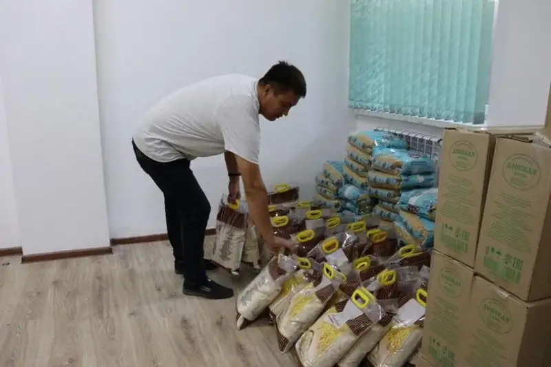 Более 100 тонн гуманитарной помощи готовят жамбылцы к отправке в Костанайскую область