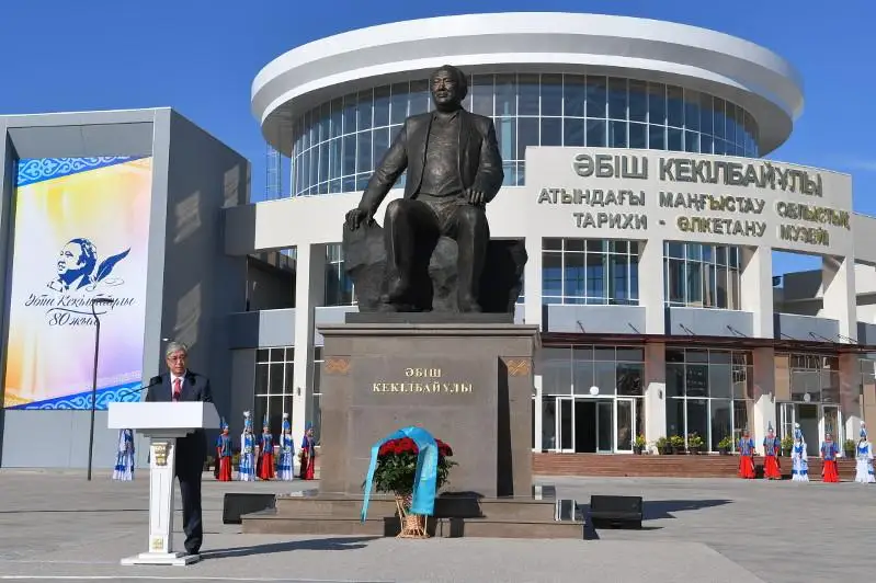 ءابىش كەكىلباي ۇلى قارا ءسوزدىڭ قۇدىرەتى ارقىلى ەلدىڭ نامىسىن وياتىپ، رۋحىن كوتەردى - پرەزيدەنت