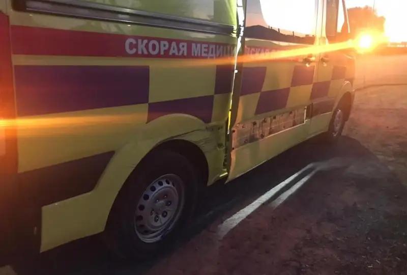 Taldyqorǵanda jedel járdem kóliginde áıel bosanyp, kólik apatqa tústi