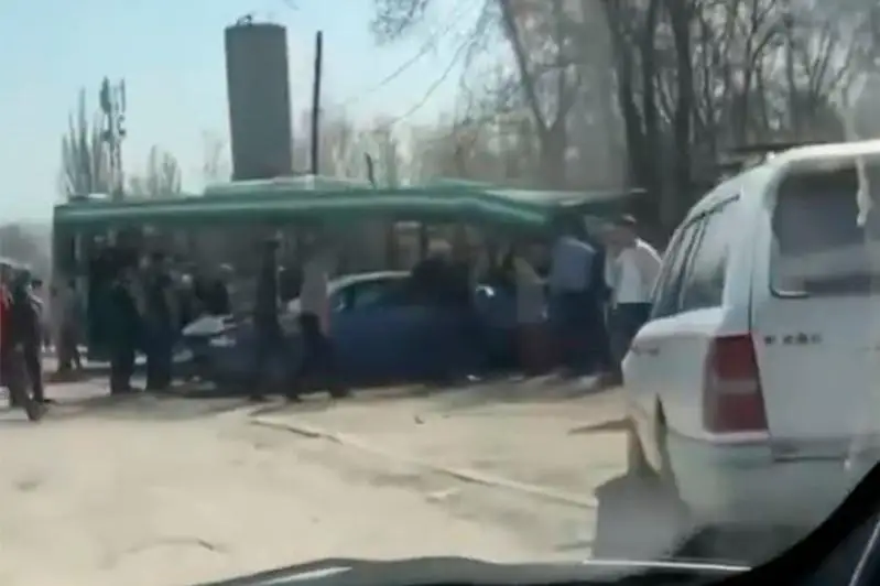 В Алматинской области автобус столкнулся с девятью автомобилями