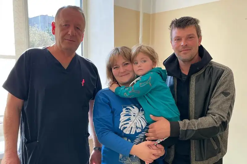 Попавшую под газонокосилку девочку выписали из больницы в СКО