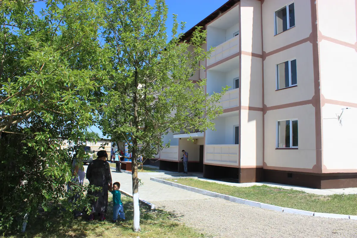 Елдос Сметов пен Зульфия Ғабидуллина пәтер кілтін алды