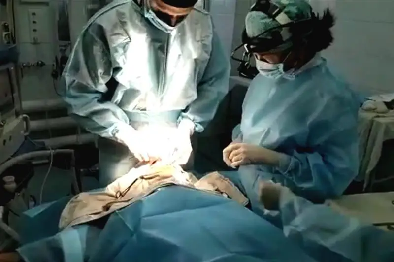 Проткнувшего голову штырем ребенка спасли акмолинские медики