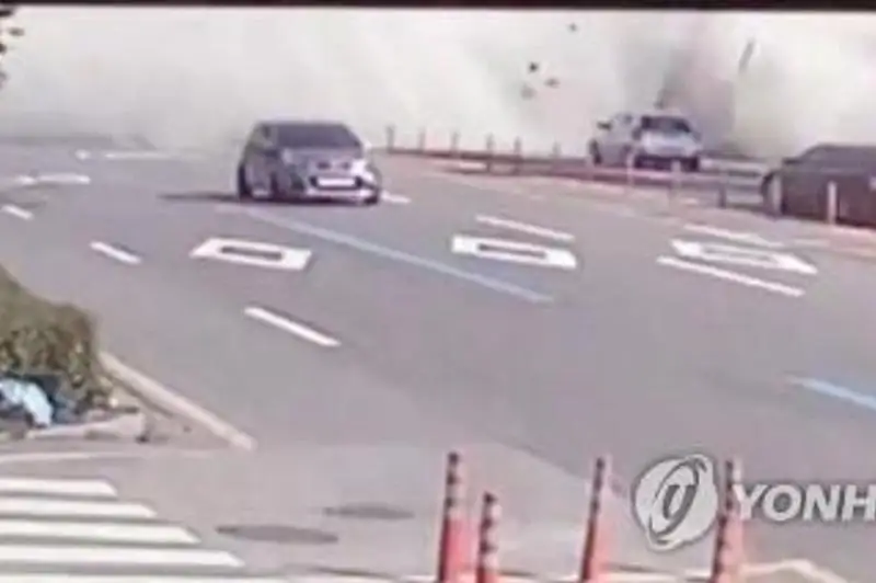 وڭتۇستىك كورەيادا عيمارات وپىرىلىپ، 9 ادام مەرت بولدى