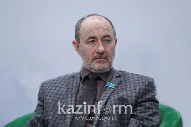 پاۆەل كانازنتسيەۆ: قازاق ءتىلىنىڭ اياسى ماجبۇرلەۋسىز كەڭەيىپ جاتىر