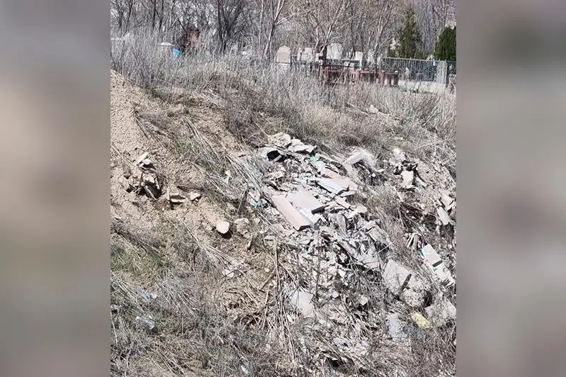 Almaty turǵyny zırattyń sanıtarlyq jaǵdaıyna shaǵymdandy