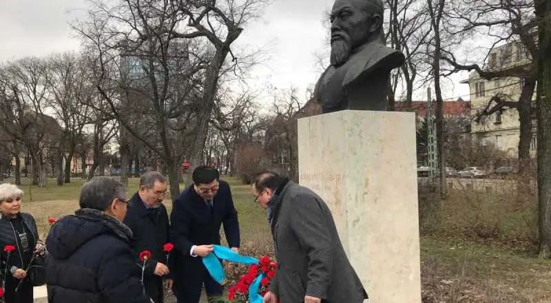 بۋداپەشت قالاسىندا ابايدىڭ 175 جىلدىعى اتاپ ءوتىلدى