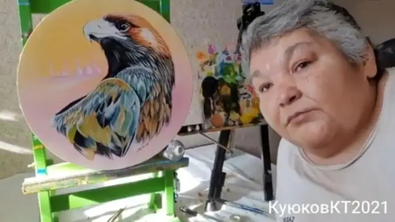 Картину карагандинского художника подарили Жан-Клоду Ван Дамму