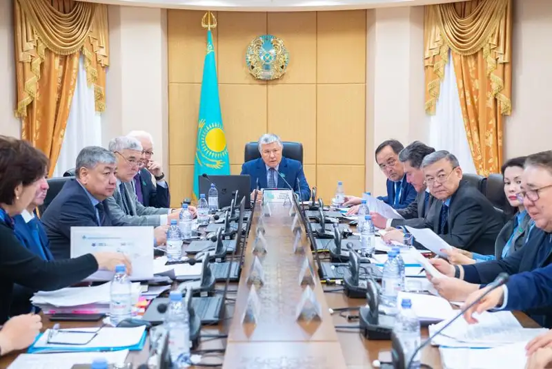 Законопроект в части контроля транспорта и недропользования рассматривают в Сенате