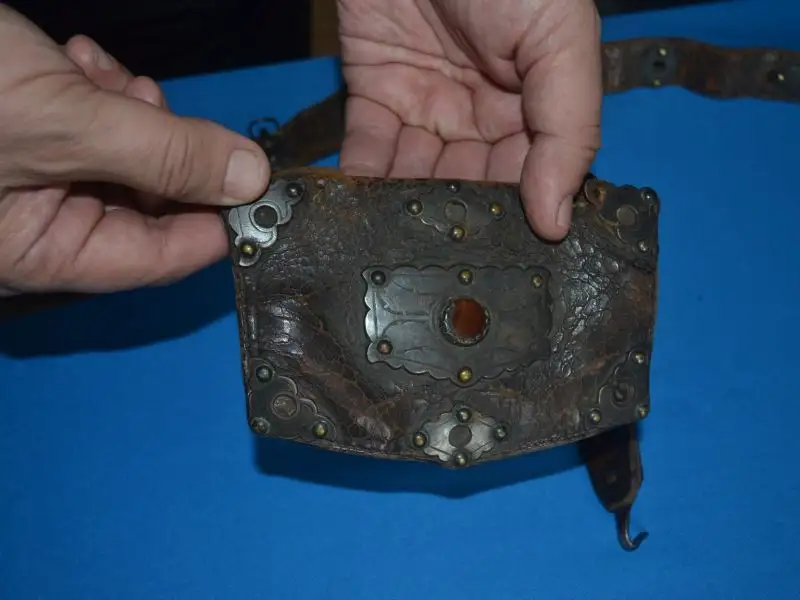 ايگىلى مايقى ءبيدىڭ كىسە بەلدىگى تابىلدى