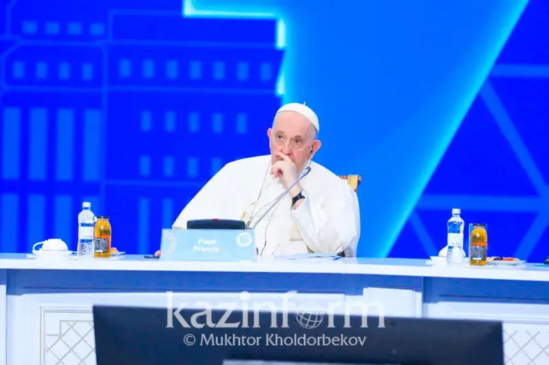 Когда принимаются важные решения, нужно смотреть на благо человека - Папа Римский Франциск