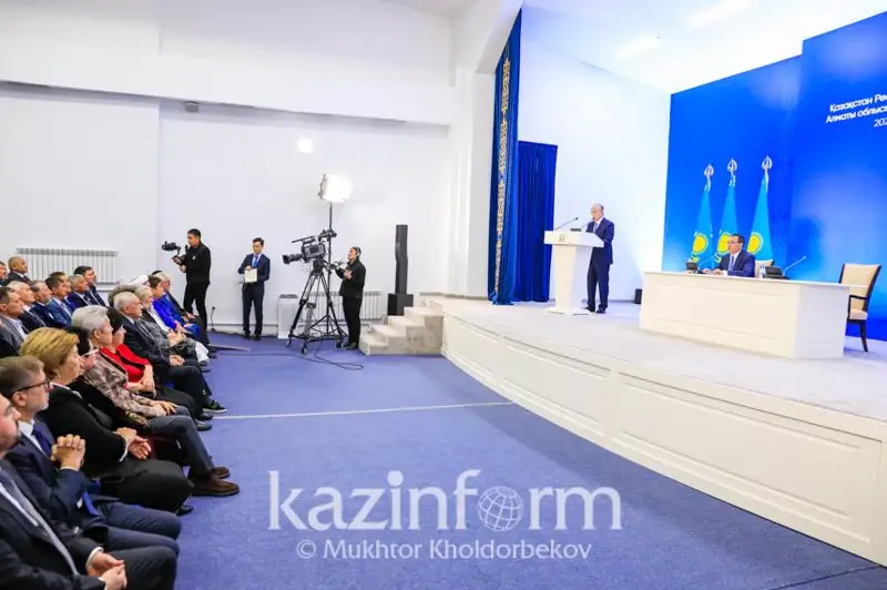 Prezıdent Almaty oblysyn damytýdyń basym baǵyttaryn aıqyndady