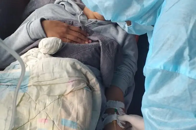 الماتى وبلىسىندا قۇتقارۋشىلار جۇكتى ايەلدى تاسجول بويىندا بوساندىرىپ الدى