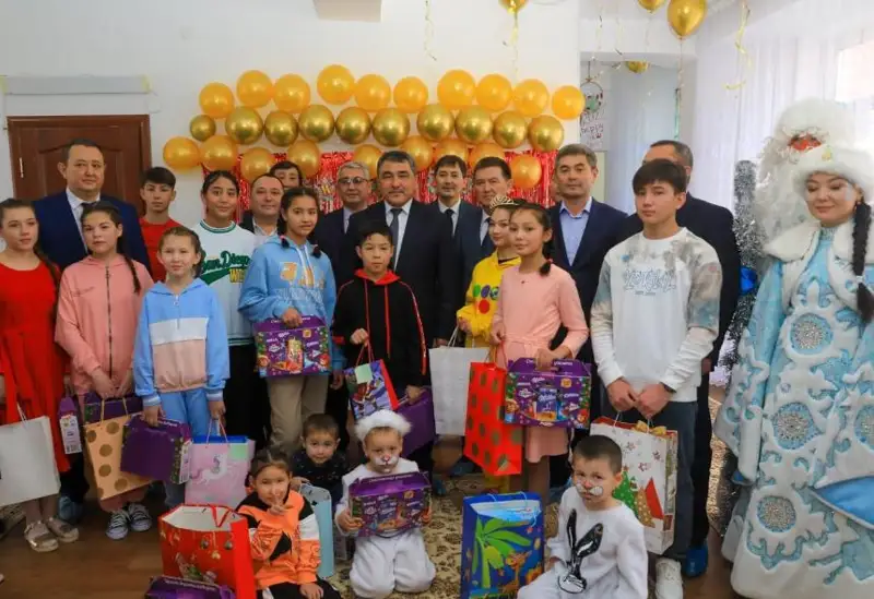 Наставником 15-летней воспитанницы детдома стал аким Жамбылской области