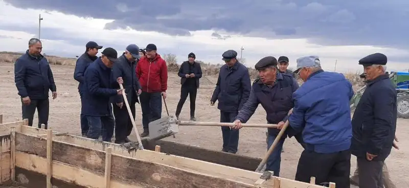 Ulttyq mereke qarsańynda Abaı oblysynda 13 úıdiń irgetasy qalandy