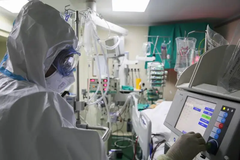 رەسەيدە كوروناۆيرۋستان قايتقانداردىڭ سانى رەكوردتىق كورسەتكىشكە جەتتى