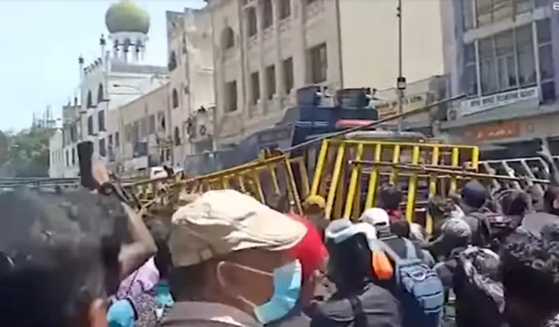 Президент Шри-Ланки уходит в отставку