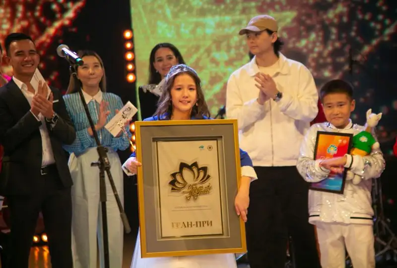 Юная семейчанка завоевала Гран-при Национального песенного конкурса