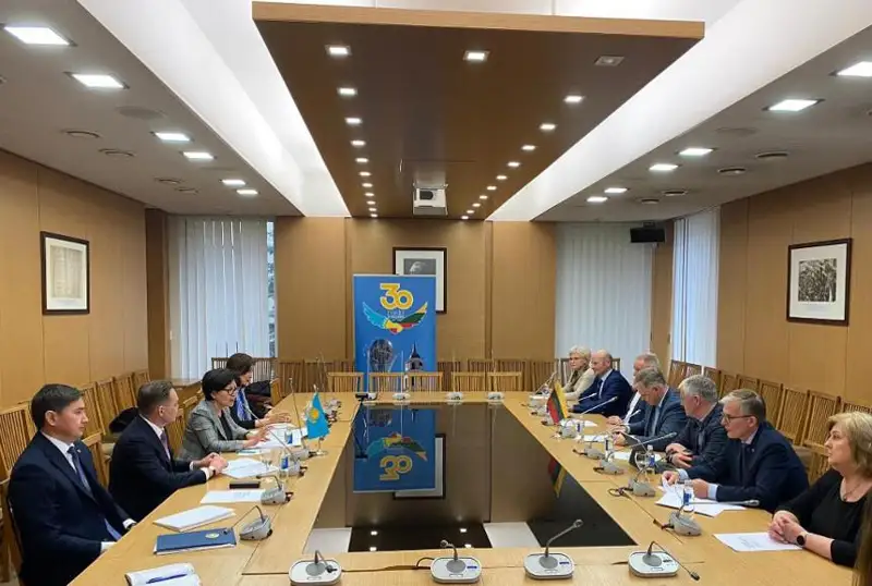 Литовские парламентарии: Конституционная реформа позволит казахстанцам шире участвовать в управлении страной