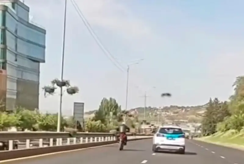 Полицейские устроили погоню за мотоциклистом в Алматы