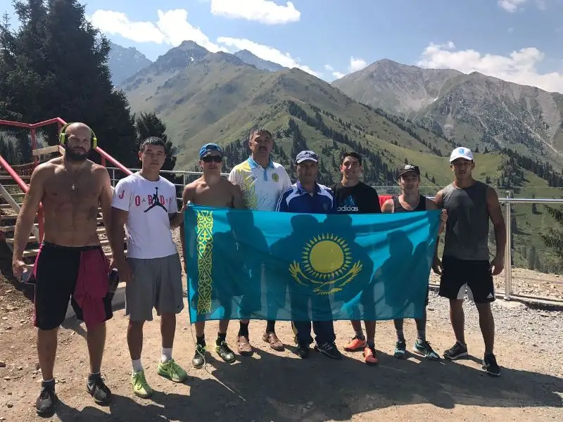 Мырзағали Айтжанов әлем біріншілігіне баратын боксшыларды атады
