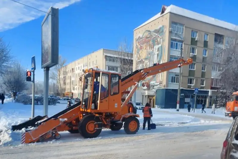 ورالدا ءبىر ايلىق مولشەردەگى قار ءتۇستى