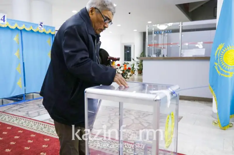 Свыше трех тысяч национальных и 43 международных наблюдателей работают в Алматы